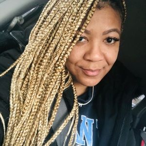 Meet your Posher, Malika